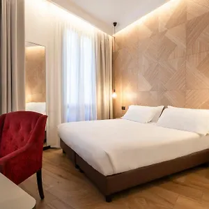 https://london-hotel.italymilanhotels.net